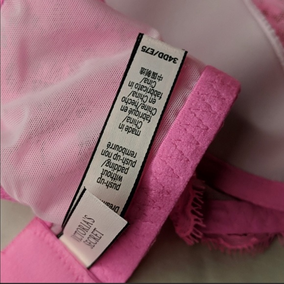 Victoria’s Secret very sexy lace bra 34DD - Picture 3 of 6